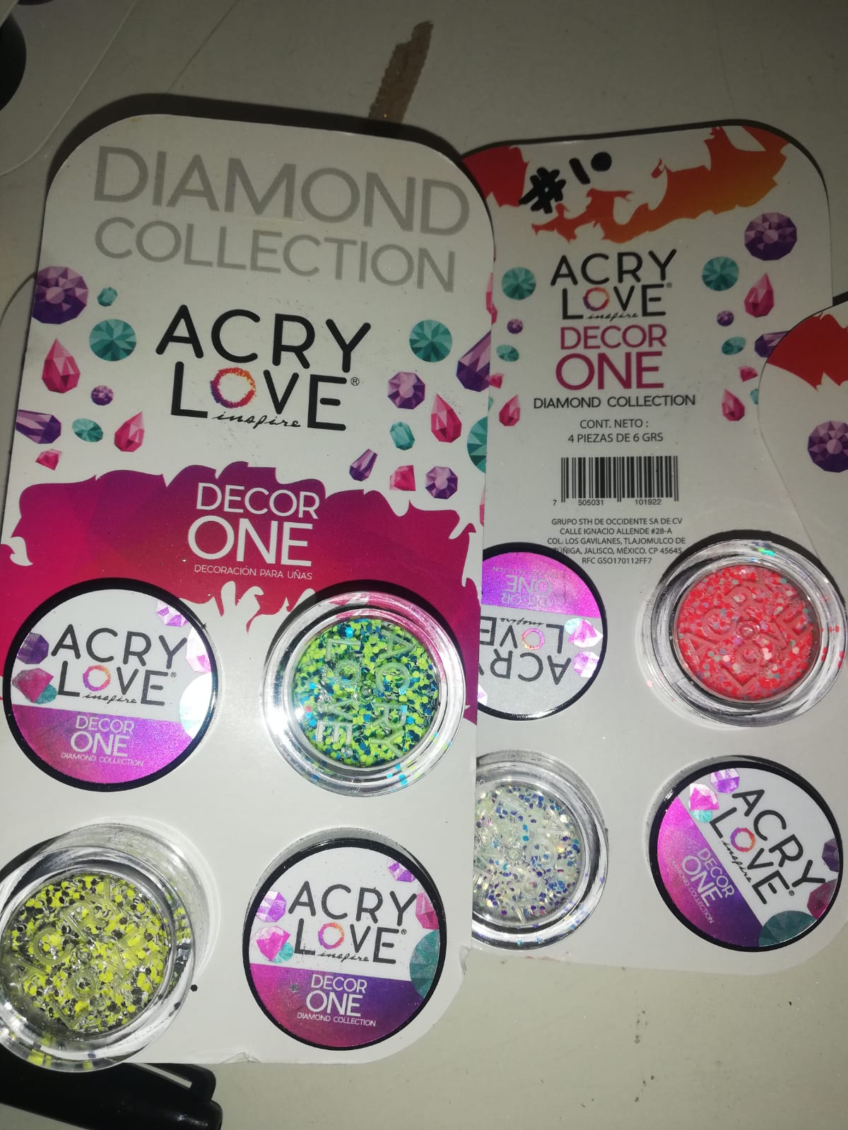 DECOR ONE ACRYLOVE